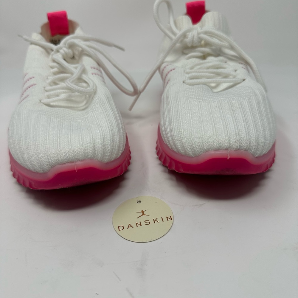 Danskin Kids Sneakers in White and Pink
